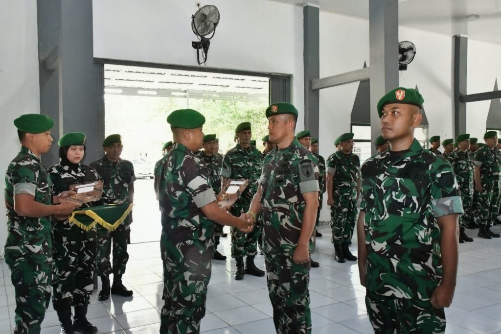 Dandim Ponorogo, Letkol Arh Farauk Saputra memimpin Laporan Korps Pindah Satuan, Senin (7/9)./dok.DNY