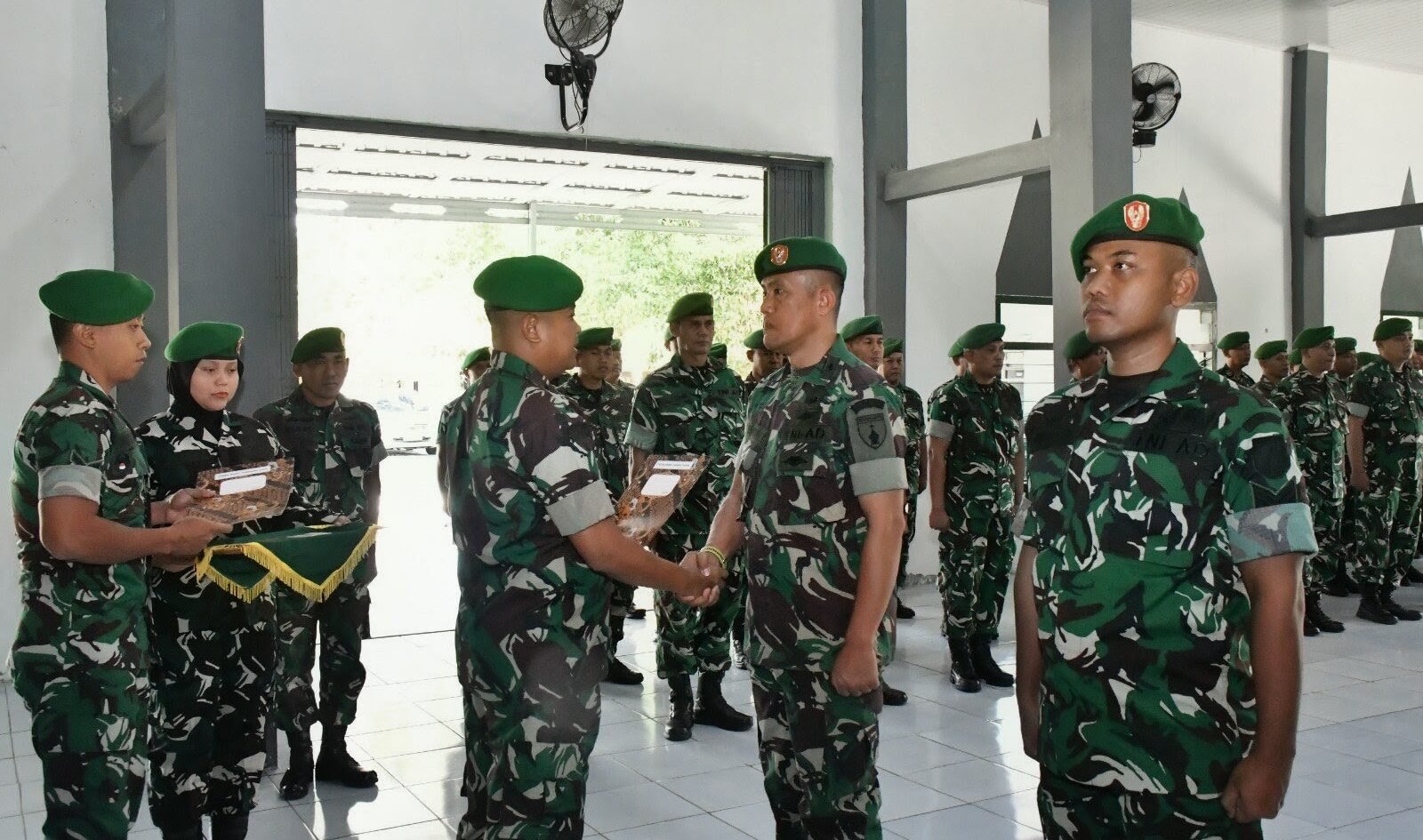 Dandim Ponorogo, Letkol Arh Farauk Saputra memimpin Laporan Korps Pindah Satuan, Senin (7/9)./dok.DNY
