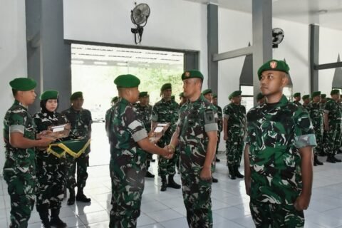 Dandim Ponorogo, Letkol Arh Farauk Saputra memimpin Laporan Korps Pindah Satuan, Senin (7/9)./dok.DNY