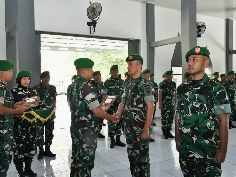 Dandim Ponorogo, Letkol Arh Farauk Saputra memimpin Laporan Korps Pindah Satuan, Senin (7/9)./dok.DNY