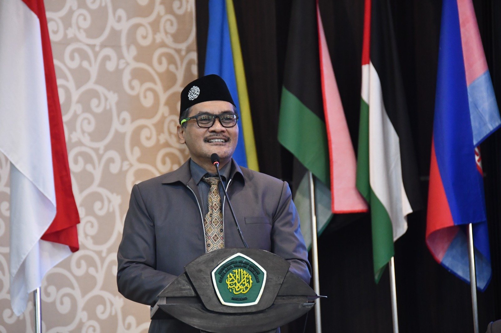 Bukan Sekadar Juara, Prof. Dr. Marno Tegaskan Semangat Berkarya, Berprestasi, dan Menginspirasi di Yudisium ke-3 FTIK UIN Malang