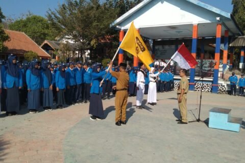 Pengukuhan Ketua OSIS SMP 1 Parang Magetan 2026/27, Senin (14/9)./dok.DNY