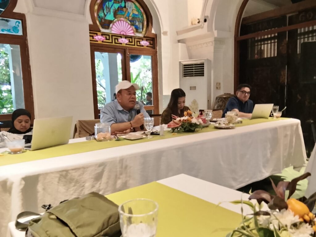 Suasana Pemaparan dan Diskusi dalam pertemuan konferensi pers OJK.