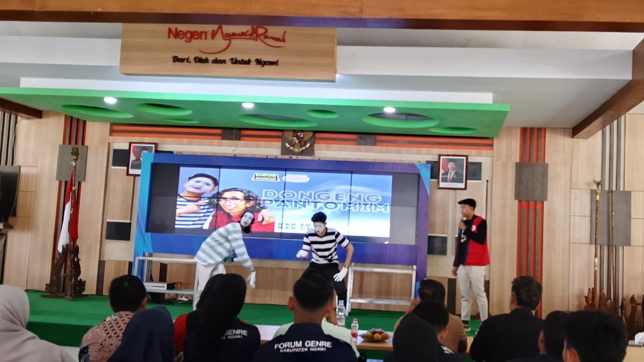 Dongeng Pantomim dari Kak Eki dan Kak Cholis di Gedung Kesenian Kabupaten Ngawi, Kamis (17/9/2026) pagi./dok.QONY