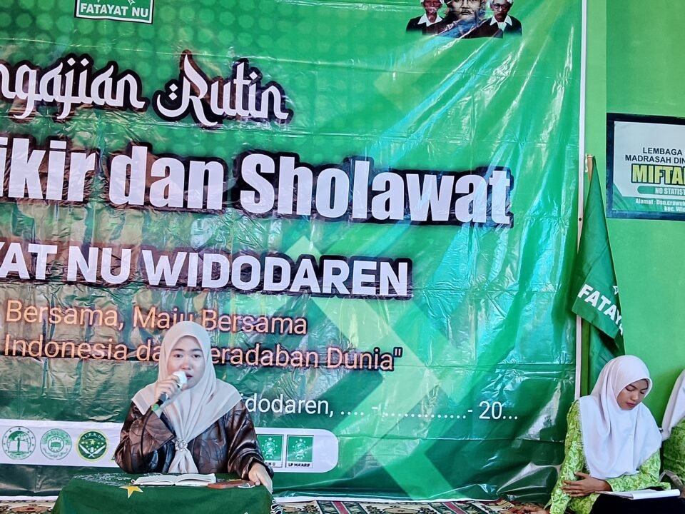 Tausiyah dari Hj Lum'atul Choirot, Lc.,M.Pd., alias Ning Ulum dalam pengajian rutin MDS PAC Fatayat NU Widodaren, Ngawi, Minggu (20/9) pagi./dok.QONY
