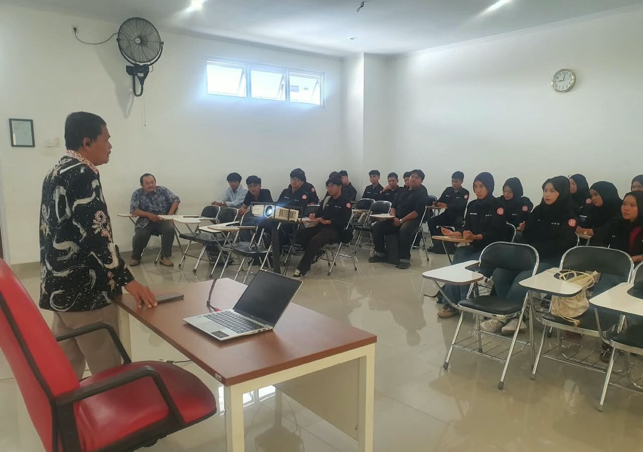 Guest Lecture Dosen Fakultas Syariah UIN Malang membahas Ilmu Hukum di hadapan mahasiswa UIN Gus Dur Pekalongan./dok.UIN Malang