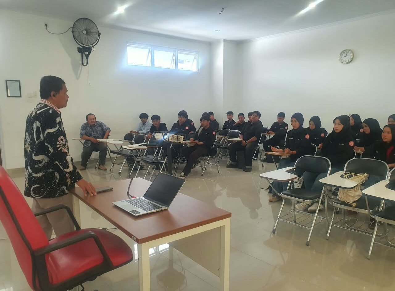 Guest Lecture Dosen Fakultas Syariah UIN Malang membahas Ilmu Hukum di hadapan mahasiswa UIN Gus Dur Pekalongan./dok.UIN Malang