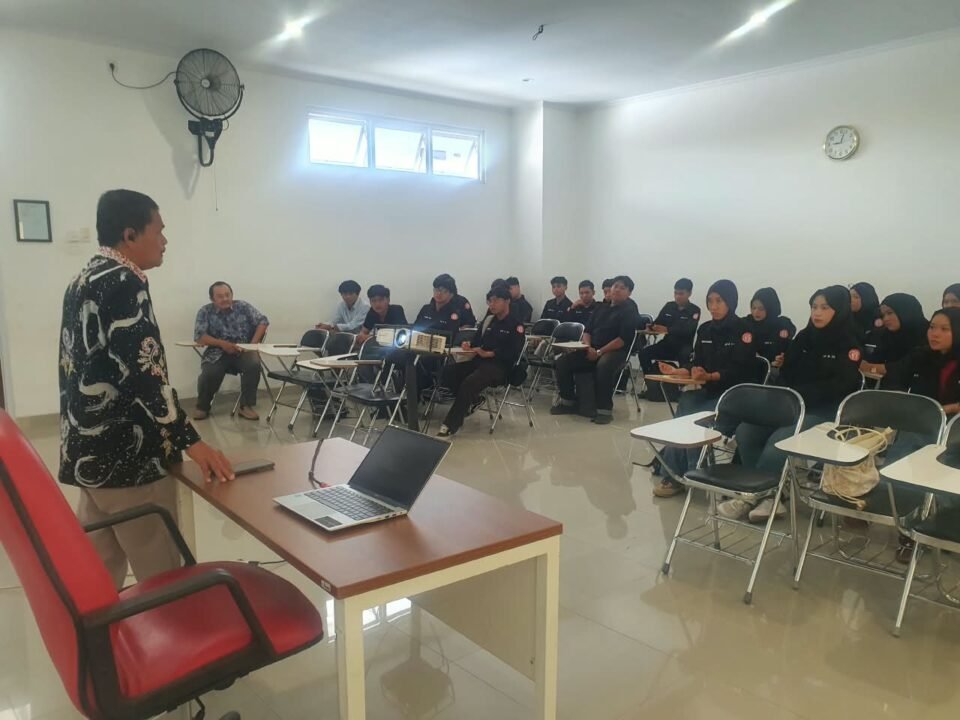 Guest Lecture Dosen Fakultas Syariah UIN Malang membahas Ilmu Hukum di hadapan mahasiswa UIN Gus Dur Pekalongan./dok.UIN Malang