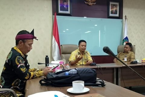 Ketua Umum PP PABPDSI H. Fery Radiansyah, S.T., M.M. didampingi jajaran pengurus memimpin pertemuan penyusunan usulan revisi Permendagri 110/2016 demi penguatan kapasitas dan kesejahteraan BPD se-Indonesia.