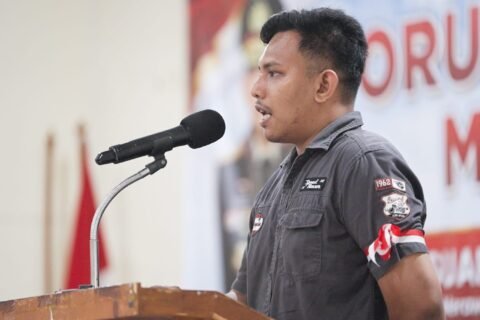 Rifqi Maulana, Koordinator Presidium Persatuan Pemuda Aceh Serantau sekaligus Ketua DPN PERMAHI Bidang Komunikasi, saat menyampaikan apresiasinya terhadap kerja nyata dan langkah tegas Polri dalam menangani kebakaran hutan dan lahan (Karhutla).