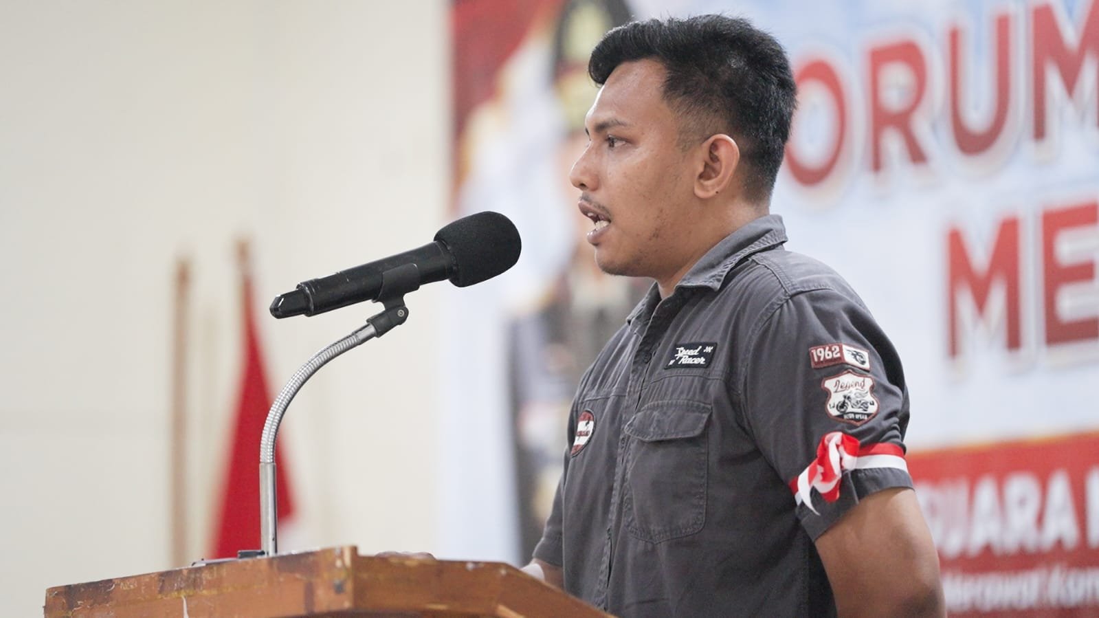Rifqi Maulana, Koordinator Presidium Persatuan Pemuda Aceh Serantau sekaligus Ketua DPN PERMAHI Bidang Komunikasi, saat menyampaikan apresiasinya terhadap kerja nyata dan langkah tegas Polri dalam menangani kebakaran hutan dan lahan (Karhutla).