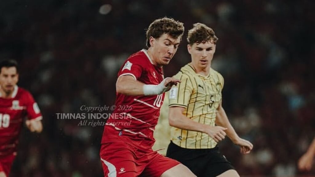Thom Haye kartu merah dalam laga Timnas Indonesia vs Malaysia, Senin (28/9) malam di Stadion Gelora Bung Karno, Jakarta./Instagram @timnasindonesia
