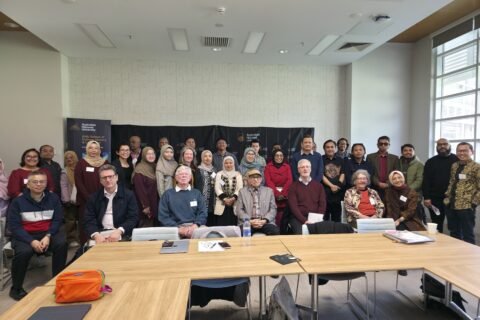 Dua dosen UIN Malang, Dr. Jamilah dan Dr. Devi Pramitha, memaparkan riset mengenai kesetaraan gender dalam pernikahan Muslim di Jawa Timur pada forum bergengsi International Colloquium on the Future of Indonesian Islam yang berlangsung di Australian National University (ANU), Canberra, Australia.