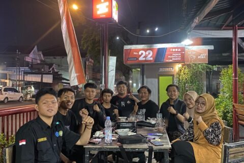 Kumpulan mahasiswa yang tergabung dalam Aliansi Kader PMII UIN SATU Tulungagung.
