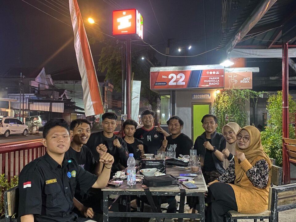 Kumpulan mahasiswa yang tergabung dalam Aliansi Kader PMII UIN SATU Tulungagung.