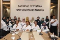 Sinergi Dua Negara: Jajaran pimpinan FBiPK Universitas Brawijaya berfoto bersama delegasi Faculty of Educational Studies Universiti Putra Malaysia (UPM) usai gelaran Academic Visit di Gedung Sentral FBiPK UB, Malang, Senin (21/9/2026).