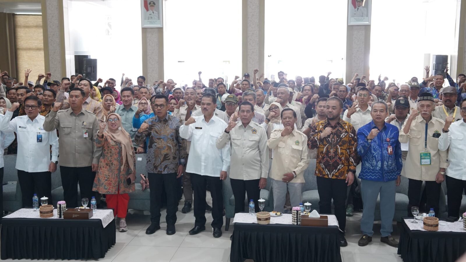 Sinergi kuat sukseskan agribisnis nasional! Manajemen PT Fery Agung Corindotama (Feraco) berfoto bersama jajaran pejabat Kementan, Pemkot Batu, pengurus KTNA, serta ribuan delegasi dalam pembukaan Rembug Paripurna KTNA Nasional dan KTNA Agro Expo 2026 di Kota Batu.