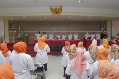 Suasana Rapat Pertemuan Kelompok Dua Puluh (K2D) Koperasi SBW Malang yang dihadiri ratusan pengurus dan PJ kelompok di Aula Lantai 3 Kantor Koperasi SBW, Kota Malang, Senin (7/9).