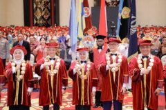Wisuda 305 mahasiswa Angkatan Pertama penerima beasiswa AMN Surabaya di Trans Luxury Hotel Surabaya