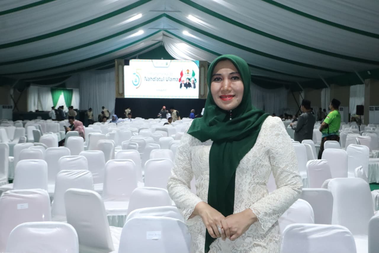 Anggota DPD RI asal Jawa Timur, Dr. Lia Istifhama (Ning Lia), saat menghadiri arena Muktamar ke-35 Nahdlatul Ulama di Pondok Pesantren Bahrul Ulum Tambakberas, Jombang.