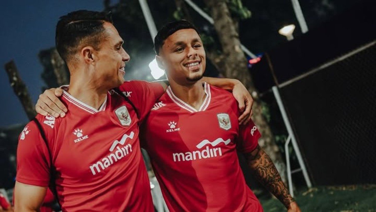 Pemain Timnas Indonesia, Joey Pelupessy dan Dean James saat mengikuti latihan jelang laga kontra Singapura di FIFA ASEAN Cup 2026./Instagram @deanjames