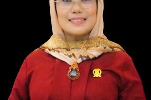 Ketua Komisi E DPRD Jawa Timur, Dr. Sri Untari Bisowarno, M.A.P., memberikan arahan terkait evaluasi fasilitas dan jaminan pelayanan pasien pasca insiden kebakaran di RSSA Malang