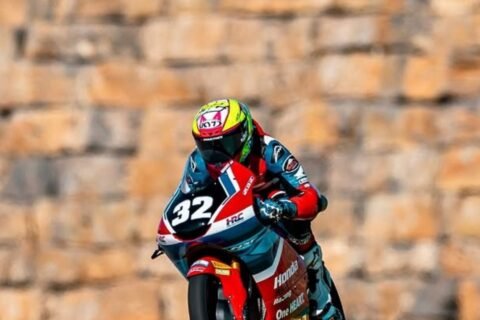 Pembalap Indonesia, Muhammad Kiandra Ramadhipa meraih hasil positif di Aragon (27/9), masih menjaga asa finis tiga besar di klasemen akhir Moto3 JuniorGP 2026./Instagram @mk.ramadhipa212