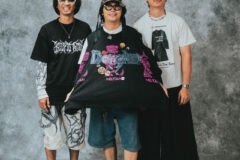 Dari skena musik alternatif Bandung ke lirik reflektif, menyuarakan kegelisahan generasi dalam upaya mengubur siklus trauma dan kemiskinan struktural.