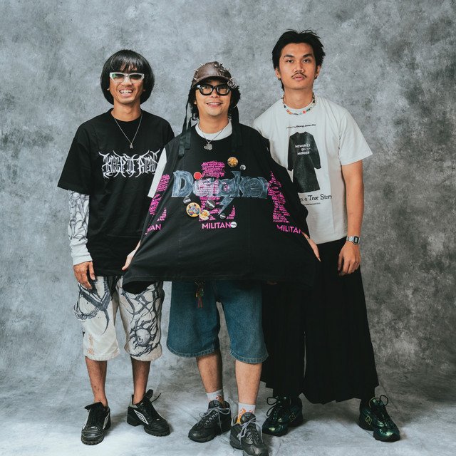 Dari skena musik alternatif Bandung ke lirik reflektif, menyuarakan kegelisahan generasi dalam upaya mengubur siklus trauma dan kemiskinan struktural.