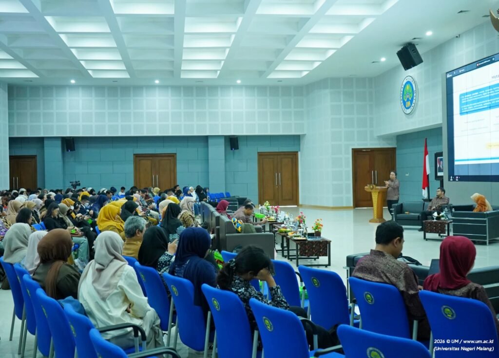 Suasana antusiasme peserta saat menyimak pemaparan materi dalam sesi The 5th International Conference on Innovation and Teacher Professionalism (ICITEP) 2026 yang digelar di Universitas Negeri Malang (UM).