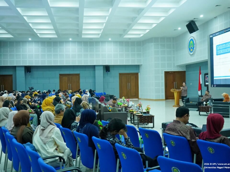 Suasana antusiasme peserta saat menyimak pemaparan materi dalam sesi The 5th International Conference on Innovation and Teacher Professionalism (ICITEP) 2026 yang digelar di Universitas Negeri Malang (UM).