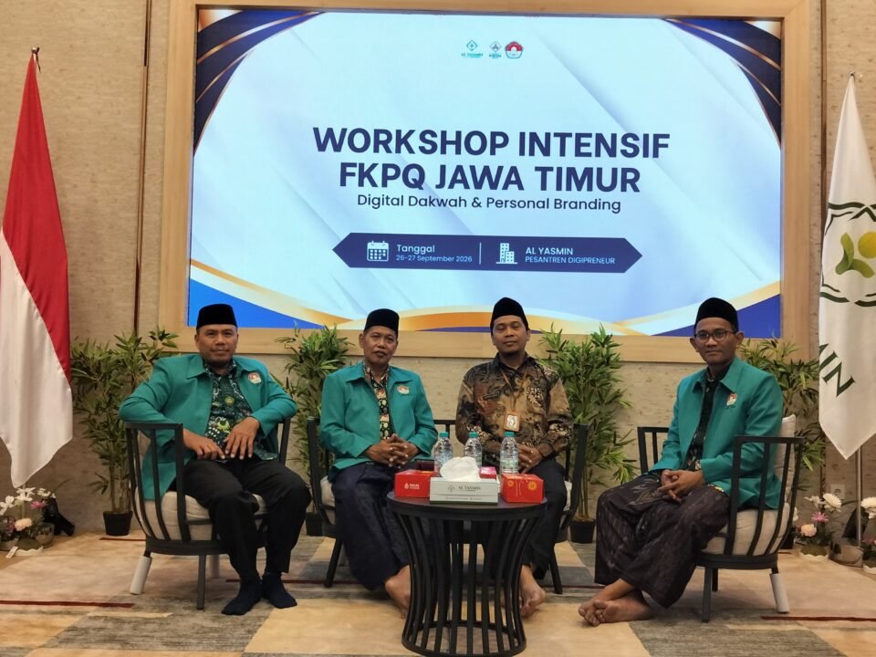 Ketua Tim LPQ Kanwil Kemenag Jatim Luqman Hakim bersama jajaran pengurus FKPQ Jatim saat pembukaan Workshop Intensif Digital Dakwah & Personal Branding di Pesantren Digipreneur Al Yasmin, 26–27 September 2026.