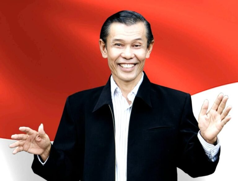Penulis, Yousri Nur Raja Agam.