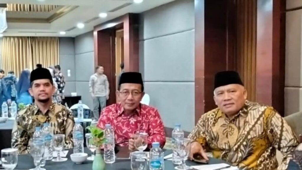 Miftahul Huda (tengah), Dosen Fakultas Syariah UIN Malang mengulas tentang pola manajemen mahasiswa ketika mulai mengerjakan skripsi./dok.istimewa