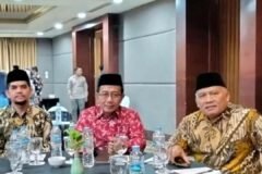 Miftahul Huda (tengah), Dosen Fakultas Syariah UIN Malang mengulas tentang pola manajemen mahasiswa ketika mulai mengerjakan skripsi./dok.istimewa