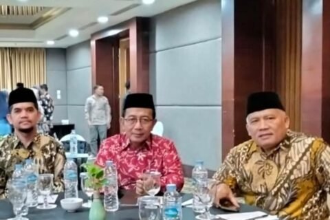 Miftahul Huda (tengah), Dosen Fakultas Syariah UIN Malang mengulas tentang pola manajemen mahasiswa ketika mulai mengerjakan skripsi./dok.istimewa