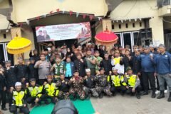 Juri, Kades, Forkopimda , pecalang, Banser dan warga foto bersama