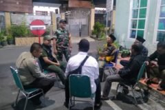 Babinsa Koptu Eko Kotalama Kota Malang patroli dialogis