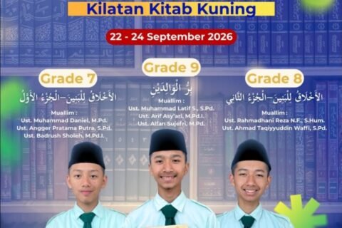 Santri SMP Ar-Rohmah Boarding School Malang antusias mengikuti program Kilatan Kitab Kuning pada Pekan Fakultatif STS Ganjil untuk pendalaman karakter dan adab Islami.