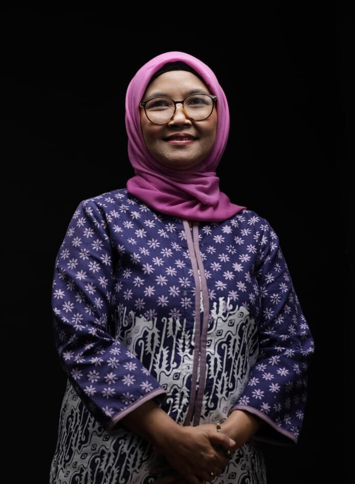 Siti Aminah Tardi, Direktur The Indonesian Legal Resource Center (ILRC), menyoroti pentingnya dukungan komprehensif bagi perempuan korban kekerasan berbasis gender untuk mencegah risiko bunuh diri dan femisida berkedok bunuh diri.