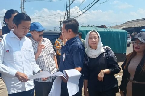 Sejumlah pihak terkait tengah melakukan peninjauan lapangan dan berkoordinasi menelaah dokumen penataan kawasan, seiring mencuatnya polemik nasib pedagang.