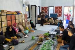 Pemaparan materi budidaya hidroponik oleh Bapak Puji Arrochman dari Kebun Kita Berkah Group, Singosari.