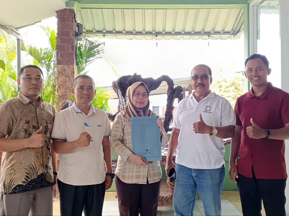 Sementara itu, Hisbullah Huda, SH., MH., C.Med., C.PS., bagian dari tim hukum Wiwin, menyampaikan pihaknya akan berkoordinasi dengan klien untuk menentukan langkah hukum selanjutnya.