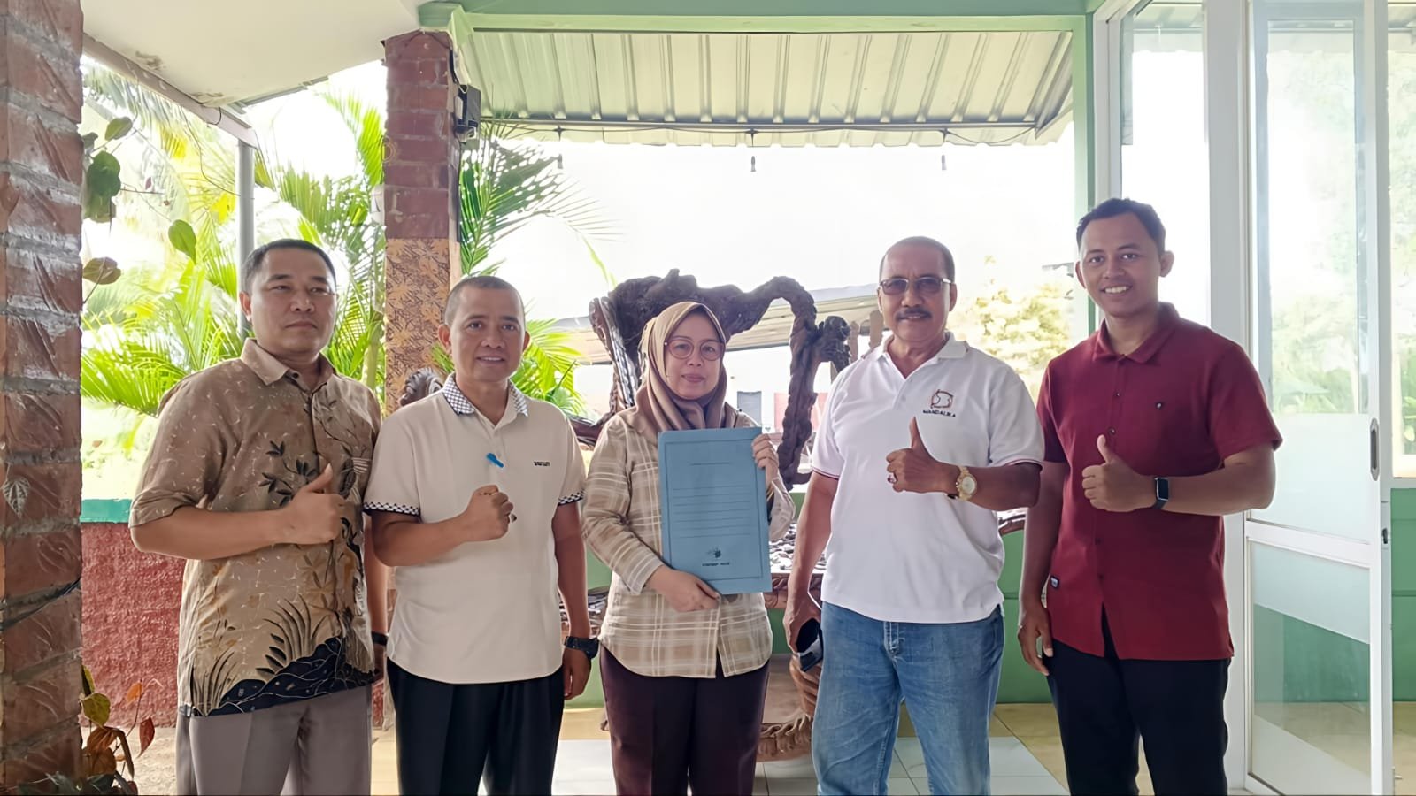 Sementara itu, Hisbullah Huda, SH., MH., C.Med., C.PS., bagian dari tim hukum Wiwin, menyampaikan pihaknya akan berkoordinasi dengan klien untuk menentukan langkah hukum selanjutnya.