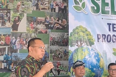 Tri Santoso selaku Kepala Bidang Tata Lingkungan Hidup saat memberikan sambutan pada Verifikasi Proklim Lestari di RW 05 Kelurahan Arjowinangun