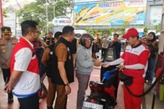 Suasana inspeksi mendadak (sidak) oleh TPID dan jajaran Forkopimda Kota Malang saat meninjau langsung pelayanan dan ketersediaan BBM kepada masyarakat di SPBU Ciliwung, Selasa (8/9/2026).
