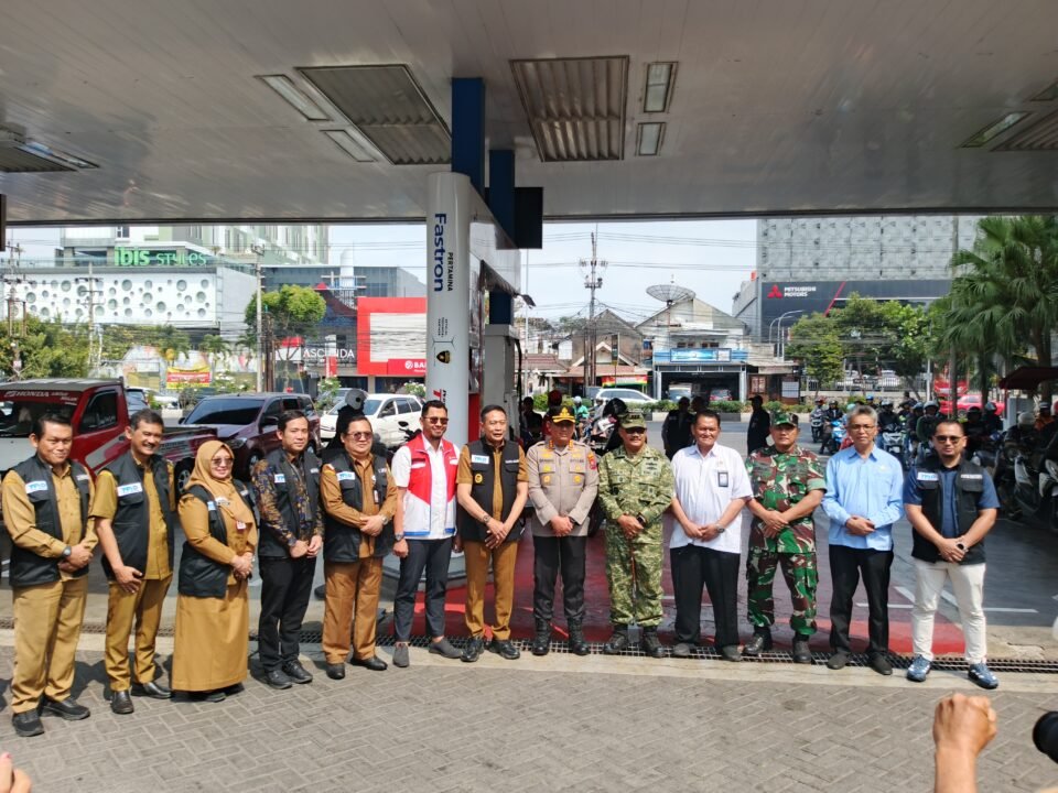 Jajaran TPID dan Forkopimda Kota Malang saat melakukan inspeksi mendadak ketersediaan BBM di SPBU guna mengantisipasi inflasi, Selasa (8/9/2026).