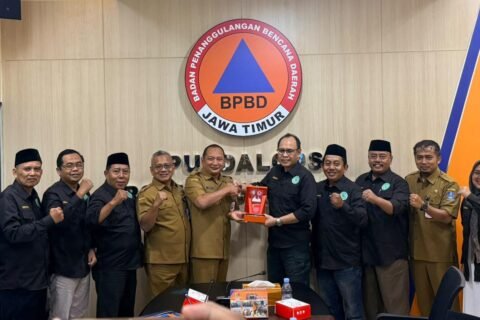 LAK-PB MUI Jatim yang dipimpin oleh Ketua H. Hambali, SE, melakukan kunjungan silaturahim ke kantor BPBD Provinsi Jawa Timur.