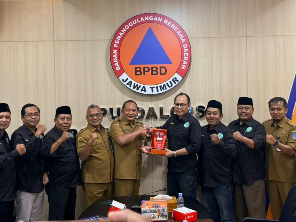 LAK-PB MUI Jatim yang dipimpin oleh Ketua H. Hambali, SE, melakukan kunjungan silaturahim ke kantor BPBD Provinsi Jawa Timur.