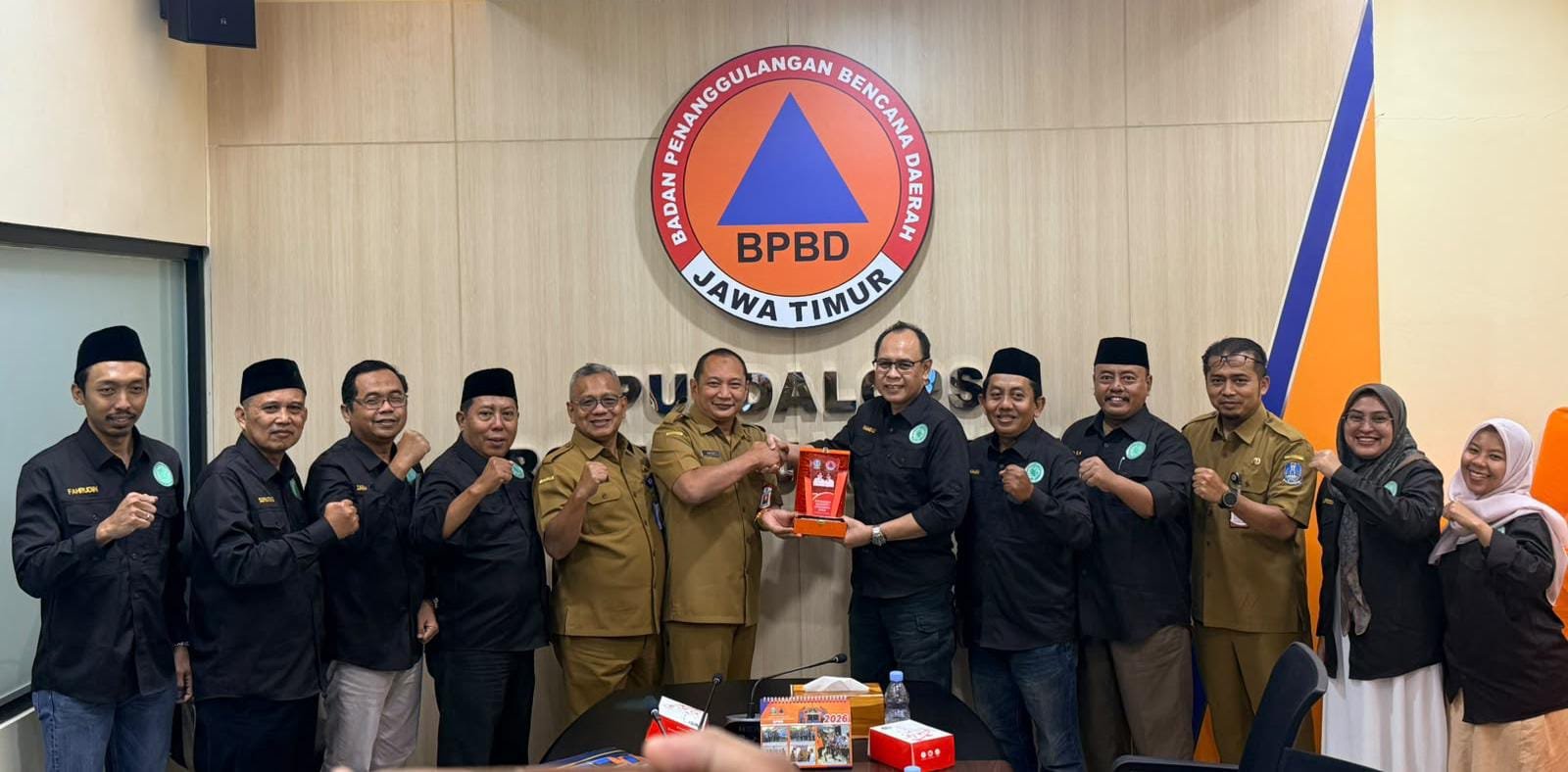 LAK-PB MUI Jatim yang dipimpin oleh Ketua H. Hambali, SE, melakukan kunjungan silaturahim ke kantor BPBD Provinsi Jawa Timur.